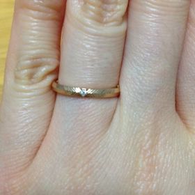 【アイプリモ(I-PRIMO)の口コミ】 私も夫もシンプルかつ華奢なデザインを好んでいたためこの指輪に決めまし…