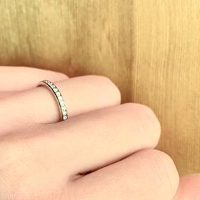 【NONBODY(ノンバディー)】の口コミ シンプルで着け心地がよく、素材はプラチナで
結婚指輪と重ね付けができる...