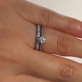 【GALA JEWELRY(ガラジュエリー)の口コミ】 マリッジリングはエタニティリングが良いと考えていたので、エンゲージリ…