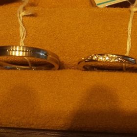 【銀座ダイヤモンドシライシの口コミ】 試着の際、ストレートタイプの指輪がつけ心地の点で気に入りました。その…