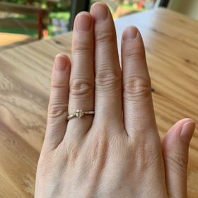 【アイプリモ(I-PRIMO)の口コミ】 普段から着けられるようなシンプルなデザインの婚約指輪を探していました…