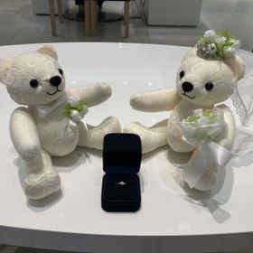 【4℃ BRIDAL(ヨンドシーブライダル)の口コミ】 いくつものデザインの指輪を試着させていただきました。
その中でも自分の…
