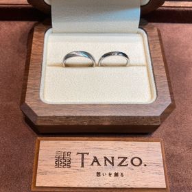 【TANZO.(鍛造指輪)の口コミ】 既製品は幅が細めのものが多くなかなか気に入った太さでシンプルなデザイ…