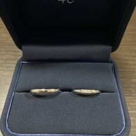 【4℃ BRIDAL(ヨンドシーブライダル)の口コミ】 シンプルなデザインを探し求めていましたが、なかなか見つからず、心が折…