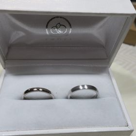 【renri(レンリ)の口コミ】 指輪の素材は、プラチナ・ホワイト/グレー/イエロー/ピンク/グリーンゴー…