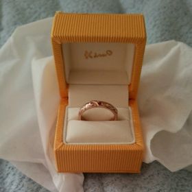 【ケイウノ ブライダル(K.UNO BRIDAL)の口コミ】 結婚指輪は特別な物と、他の誰にもかぶらない物が良いと思っていました。…