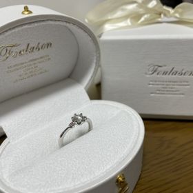 【Foulason(フレゾン)の口コミ】 たくさんの指輪のデザインを見せていただいた中で
1番に目に付いたもので…