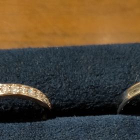 【BIJOUPIKO(ビジュピコ)の口コミ】 シンプルな結婚指輪か、ハーフエタニティかで悩んでいました。ハーフエタ…