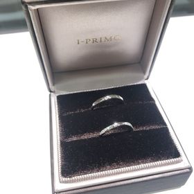 【アイプリモ(I-PRIMO)の口コミ】 ほどよいウェーブと細さ、ダイヤがサイド5つずつ入っており、すごく可愛か…