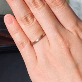 【SIENAROSE(シエナロゼ)の口コミ】 デザイン性のある個性的なリングも素敵であり最後まで悩みましたが、シン…