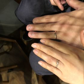 【BIJOUPIKO(ビジュピコ)の口コミ】 ピンクゴールドやプラチナなど、異なった金属を捻って繋げて溶接し、一本…