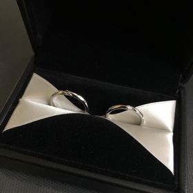 【エクセルコダイヤモンド(EXELCO DIAMOND)の口コミ】 シンプルなデザインで、かつ他と違う少し個性的な指輪を探していました。…