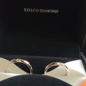【エクセルコダイヤモンド(EXELCO DIAMOND)の口コミ】 はじめは、自分好みのデザインの指輪を店員さんに紹介してもらっていまし…