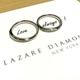 【ラザール ダイヤモンド(LAZARE DIAMOND)の口コミ】 ペアのデザインで購入。
ラザールダイヤモンドは派手なのが多いイメージで…