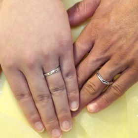 【宝寿堂(ほうじゅどう)の口コミ】 主人の指は、細くて、節が太く、さらに水かきが大きかったため、
指輪が回…