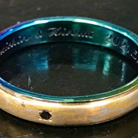 【SORA(ソラ)の口コミ】 技術力があり、きれいな木目が気に入りました。
オレンジゴールドとプラチ…