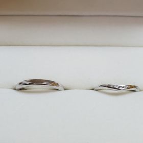 【ケイウノ ブライダル(K.UNO BRIDAL)の口コミ】 指輪のデザインで、二人だけのオリジナルのデザインがいいと言う意見から…