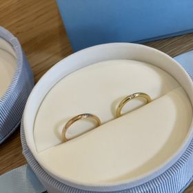 【【閉業】フラー・ジャコー(FURRER-JACOT)の口コミ】 ダイヤの埋め込み方が独特で、通常の一粒ダイヤよりもかなり大きくキラキ…