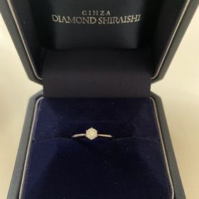 【銀座ダイヤモンドシライシの口コミ】 ダイヤモンドがいくつか付いているものも魅力的ではありましたが、ダイヤ…