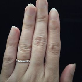 【Makana(マカナ)の口コミ】 デザインと付けてみて可愛いと思うもので考えます。もちろん予算もありま…