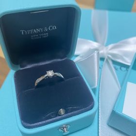 【ティファニー(Tiffany & Co.)の口コミ】 シンプルだけど、キラキラしてるものがいいってゆうのと、予算もあり何個…
