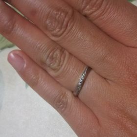 【4℃ BRIDAL(ヨンドシーブライダル)の口コミ】 最初は違うデザインを希望していたのですが、店員さんがおすすめと言って…