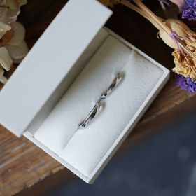 【THREE TREES(スリーツリーズ)の口コミ】 どこの指輪にするか迷っていましたが、オーナーさんと話してみてとても素…