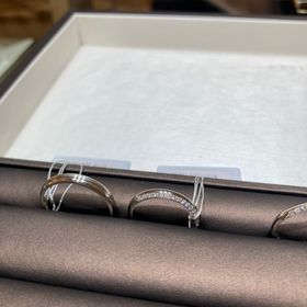 【アイプリモ(I-PRIMO)の口コミ】 甲丸仕上げで指通りがとてもよく、指を曲げた際にも締め付けられる感じが…