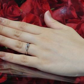 【ラザール ダイヤモンド(LAZARE DIAMOND)の口コミ】 複数ブランドと比較を行った結果、ダイアモンドが最も綺麗で高級感があっ…