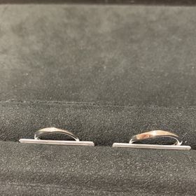 【TRECENTI(トレセンテ)の口コミ】 指輪のデザイン 
ウェーブの形状で、太さは細め、ダイヤが散りばめられて…