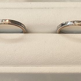 【GALA JEWELRY(ガラジュエリー)の口コミ】 他のブランドではあまり見かけなかった、彫りの模様が入ったマリッジリン…