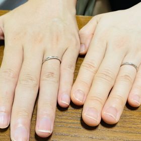 【TRECENTI(トレセンテ)の口コミ】 指輪のデザインはシンプルでシーンを選ばず、どこにでも映えるデザインで…