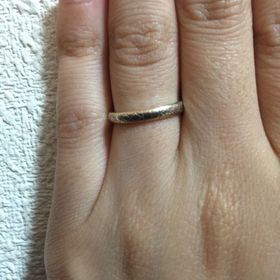 【グッチ(GUCCI)の口コミ】 同じデザインのものを夫も一緒に付けたかったので、シンプルで男でも女で…