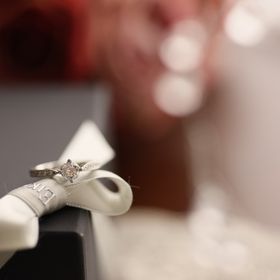 【EIKA(エイカ)の口コミ】 好きなデザインに加工ができるところが決め手になります。
指輪のデザイン…