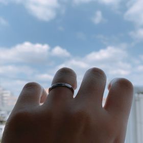 【GALA JEWELRY(ガラジュエリー)の口コミ】 普通すぎずかといって個性的すぎないデザインを求めていましたが、これと…