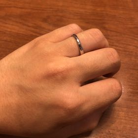 【GALA JEWELRY(ガラジュエリー)の口コミ】 指輪の決めて
私はデザインがシンプルな物が好みだったので、ダイヤなど付…