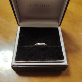 【アイプリモ(I-PRIMO)の口コミ】 手が小さく指が短いので、少しでも指が長く見えるものを探しており、直線…