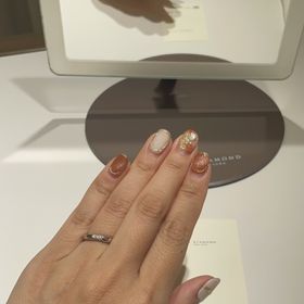 【ラザール ダイヤモンド(LAZARE DIAMOND)の口コミ】 さまざまなデザインを見ましたが、シンプルだけど他社にはないものが良か…