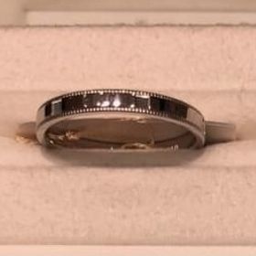 【PROPONERE(プロポネール)】の口コミ 1つの星の周りを巡り続ける衛星をイメージしているデザインの結婚指輪です...