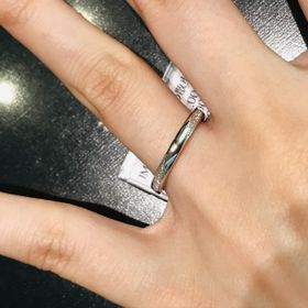 【彩乃瑞(IRONOHA)の口コミ】 両サイドにダイヤが付いています。サイドから流れるように付いており、ス…