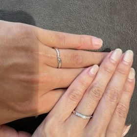 【TRECENTI(トレセンテ)の口コミ】 指輪デザイン、雰囲気がイメージと凄くマッチしたので購入決定しました。
…