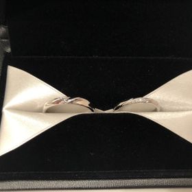 【エクセルコダイヤモンド(EXELCO DIAMOND)の口コミ】 シンプルすぎず華やかすぎずダイヤありのものを探しており、沢山見させて…