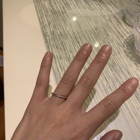 【TRECENTI(トレセンテ)の口コミ】 デザインは細身で形が他にはない、ウェーブの形で素敵でした。つけ心地が…