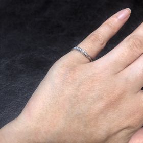 【TRECENTI(トレセンテ)の口コミ】 半分石、半分プラチナ部分があり、
ファッション性と普段使いのバランスが…