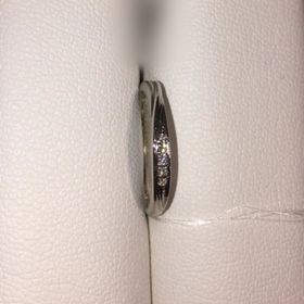 【GALA JEWELRY(ガラジュエリー)の口コミ】 あまりブライダルリングに詳しくはなく、仕事でも使えるようなシンプルな…