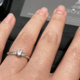 【GALA JEWELRY(ガラジュエリー)の口コミ】 品質の厳選されたダイヤモンドのみを取り扱いされていて、店員さんからダ…