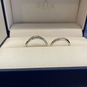 【GALA JEWELRY(ガラジュエリー)の口コミ】 指輪のデザインが様々あり料金的にも他社に比べて安い料金での提供でした…