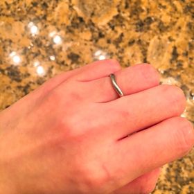 【ティファニー(Tiffany & Co.)の口コミ】 ティファニーの指輪にしようとは決めていたのですが、普段使いするものな…