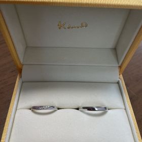 【ケイウノ ブライダル(K.UNO BRIDAL)の口コミ】 彼が仕事上、引っかからない形の指輪
じゃないとつけられないとのことで
…