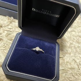 【銀座ダイヤモンドシライシの口コミ】 デザインがとても好みな感じだったのでこちらに決めました。
華奢な感じの…